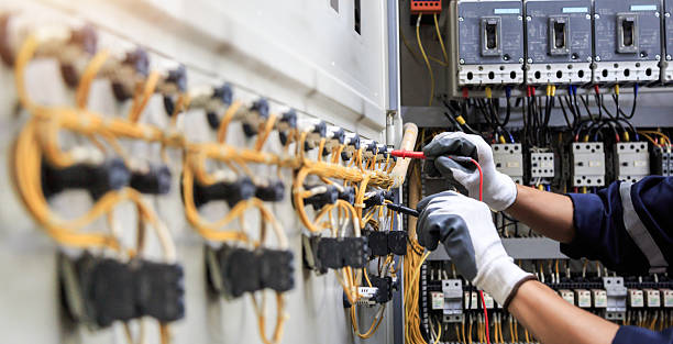 Professional Electrician technician working in Campbell, OH